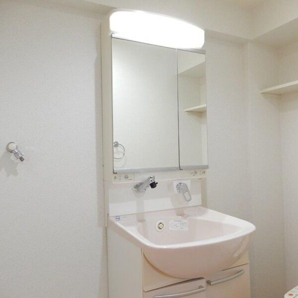 地下鉄谷町線 都島駅 徒歩10分 7階建 築21年のトイレ写真