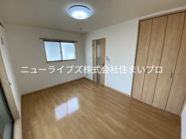ウエスト高柳マンションの居間写真