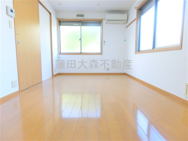居室・リビング　角部屋2面採光の洋室7帖