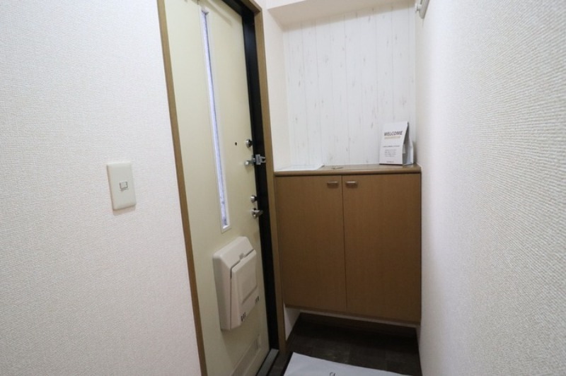 エピナール Bの玄関写真