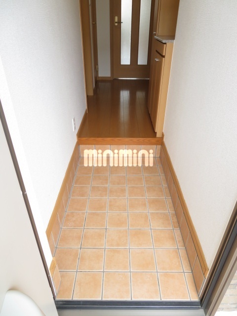 ロジュマンEの玄関写真