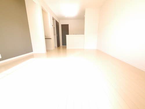 ラウンドシティ泉台の居間写真