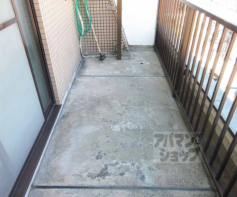 バルコニー　幅員の広いバルコニーです