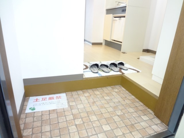 阪急京都線 正雀駅 徒歩1分 4階建 築29年の玄関写真
