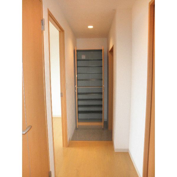 玄関　収納もある玄関です