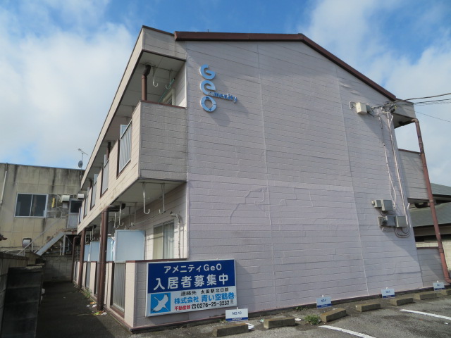 太田市飯田町のアパートの建物外観