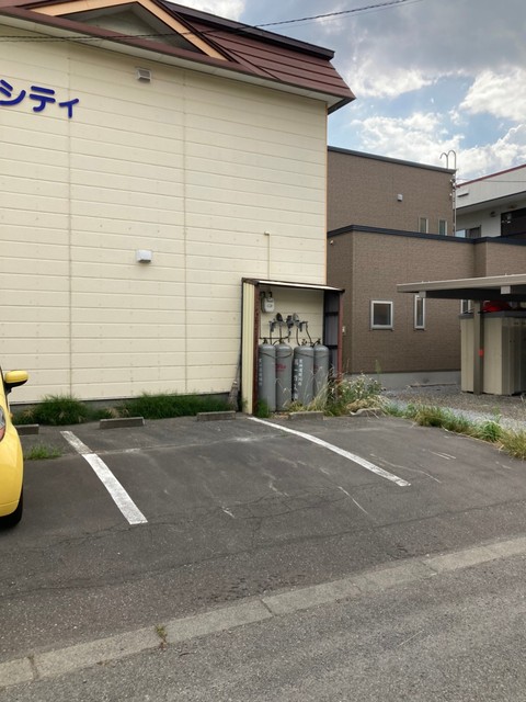 【リバーシティの駐車場】