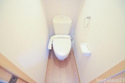 【レオパレスサンセリテのトイレ】