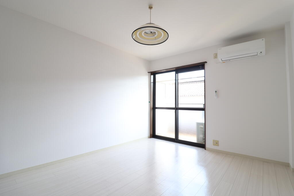 居室・リビング　明るいお部屋です！