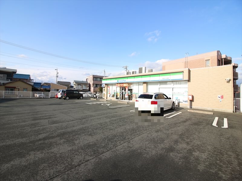 コンビニ　ファミリーマート豊川四ツ谷町店（コンビニ）まで694m