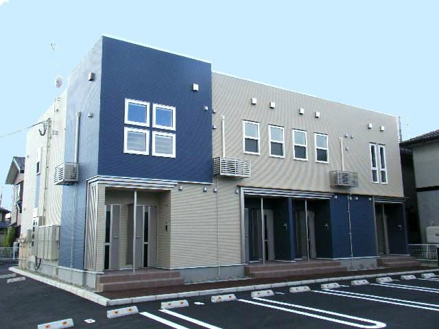 新潟市北区すみれ野のアパートの建物外観