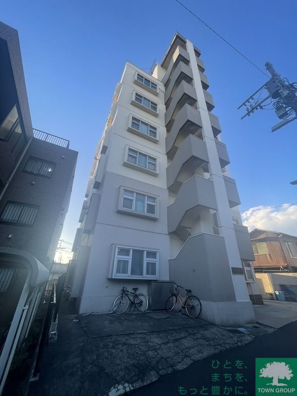 【大田区北千束のマンションの建物外観】