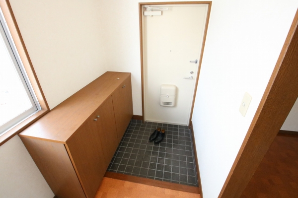 玄関　大容量のシューズボックス設置で靴の収納◎