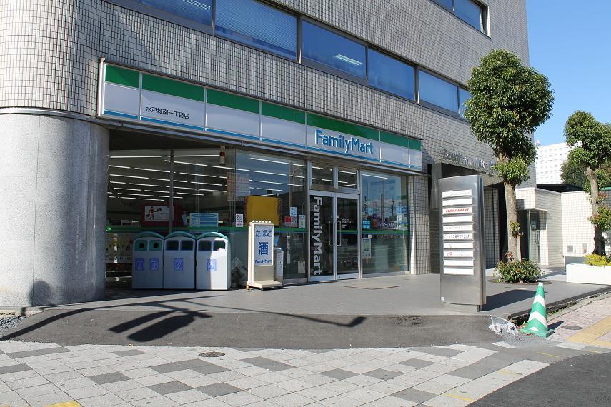 コンビニ　ファミリーマート水戸城南一丁目店（コンビニ）まで318m
