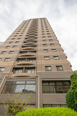 新宿区高田馬場のマンションの建物外観