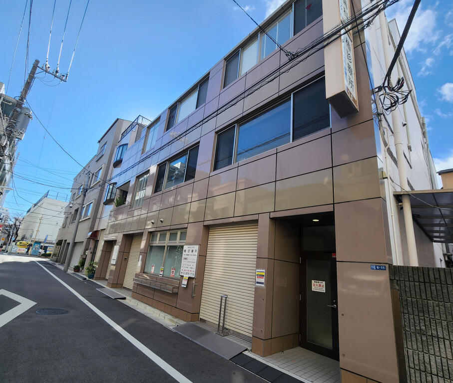 建物外観　静かな住宅地の立地。