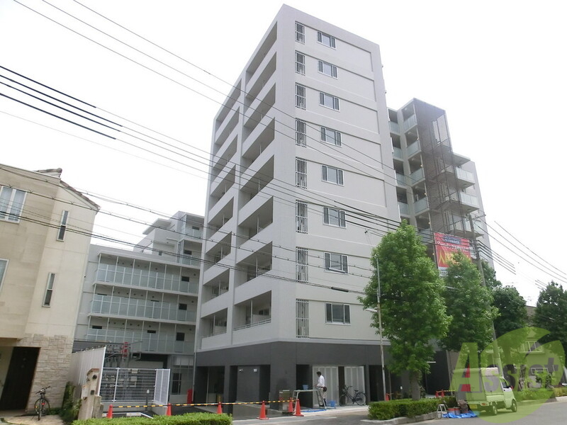 【神戸市灘区琵琶町のマンションの建物外観】