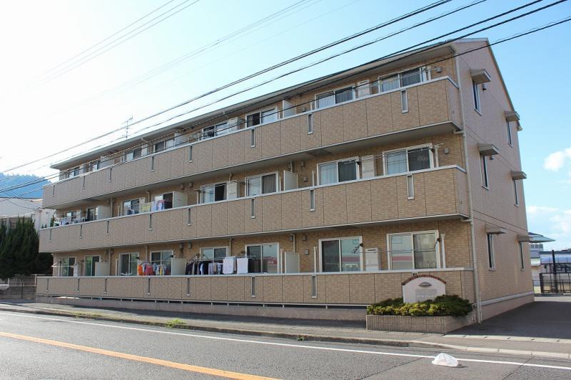 高松市香西南町のアパートの建物外観