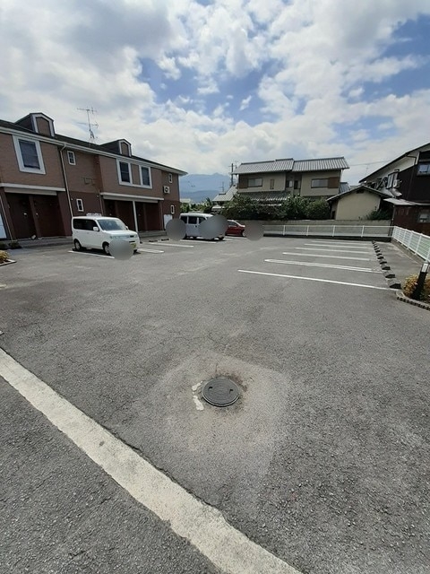 【[家電付き] グランツ大町の駐車場】