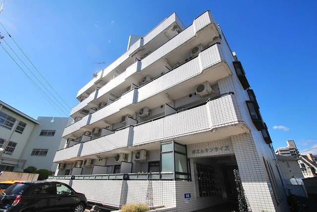 広島市安佐南区西原のマンションの建物外観