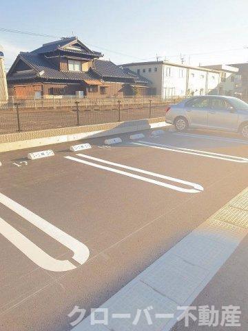 【観音寺市坂本町のアパートの駐車場】