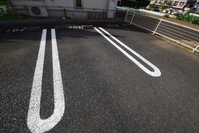 【柏市松ケ崎のアパートの駐車場】