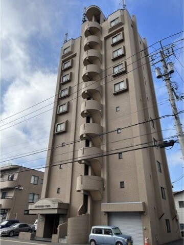 札幌市東区北四十三条東のマンションの建物外観