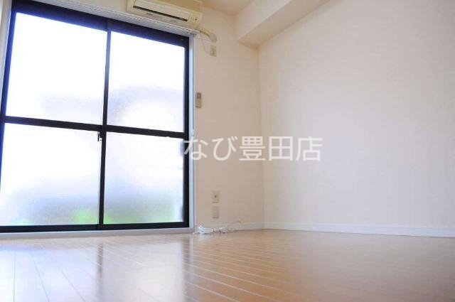 居室・リビング　同型写真