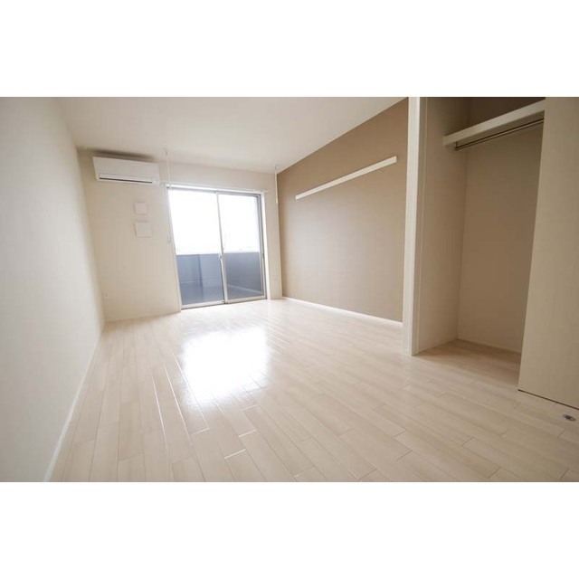 居室・リビング　※写真は２０１にて撮影（反転）