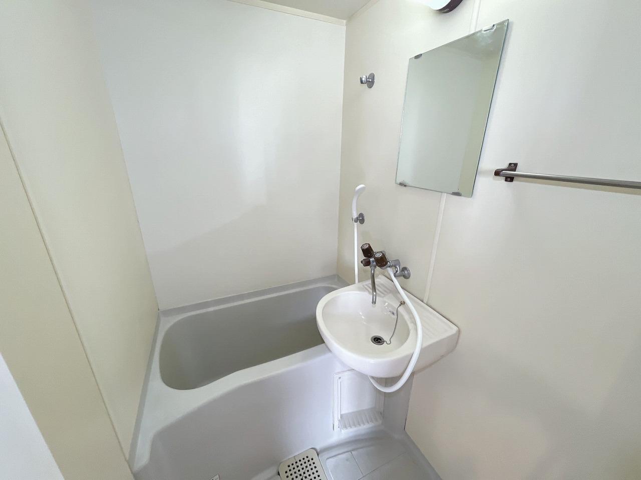 バス・シャワールーム　バスルーム