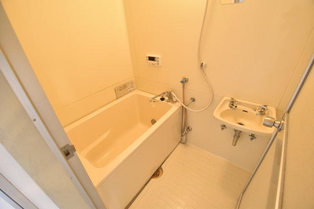 バス・シャワールーム　※他部屋参考写真