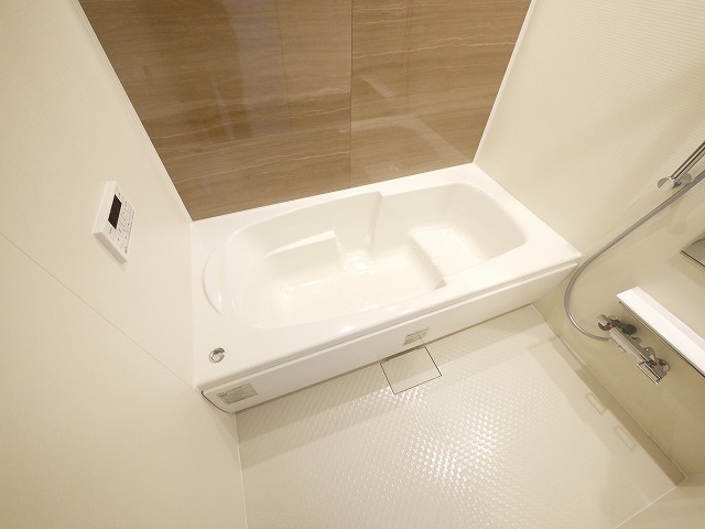 バス・シャワールーム　お風呂で日々の疲れを落としましょう