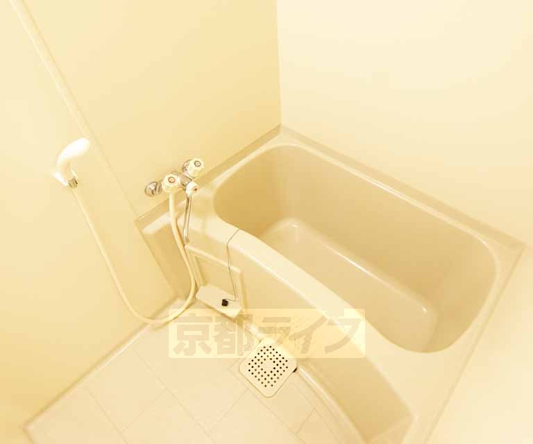 バス・シャワールーム　３点セパレートタイプです。