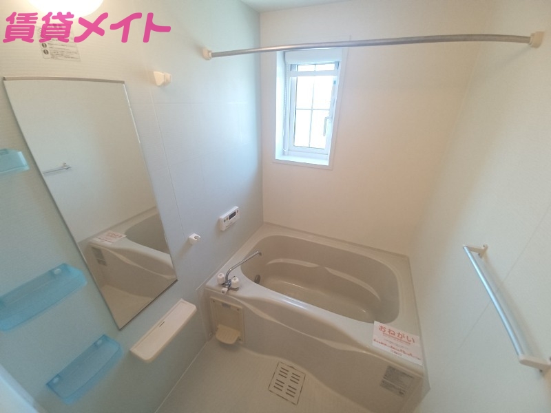 バス・シャワールーム　同型参考写真です。