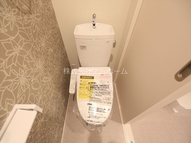 トイレ　温水洗浄暖房便座付トイレ