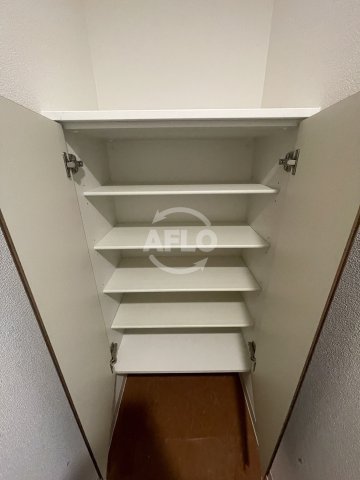 収納　Luxe深江橋II　シューズボックス