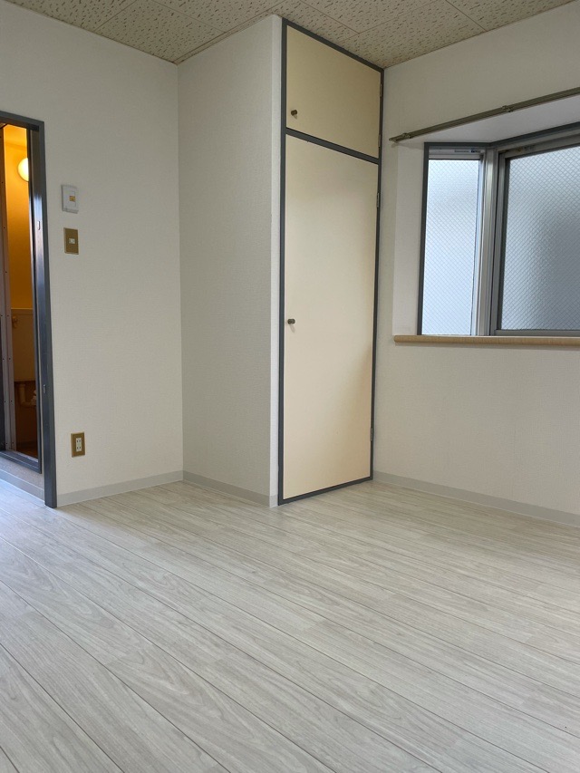 居室・リビング　同物件、別部屋の写真となります