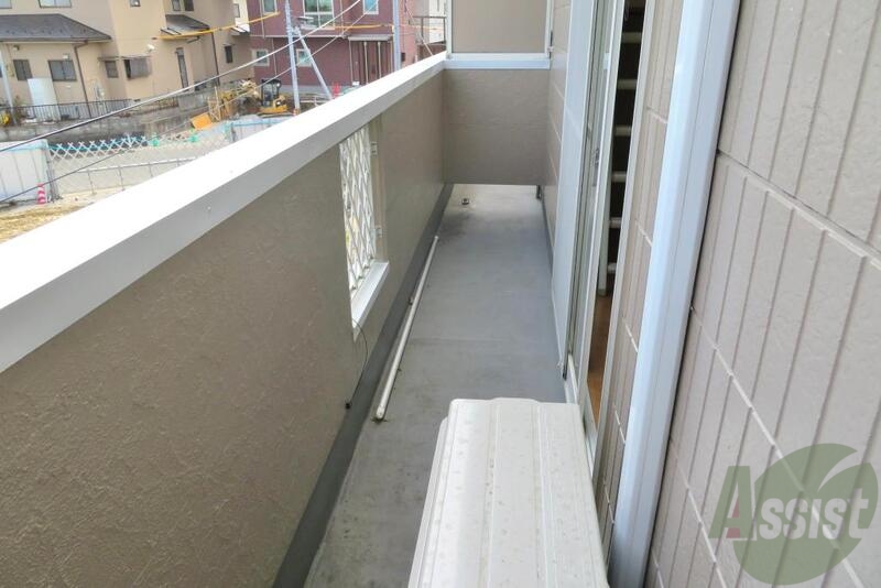 バルコニー　陽当たりのいいバルコニーでお洗濯もはかどりそうです