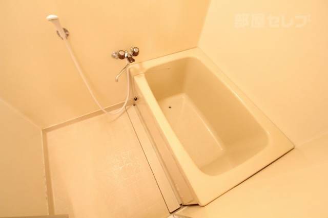 バス・シャワールーム　１日の疲れを癒しましょう