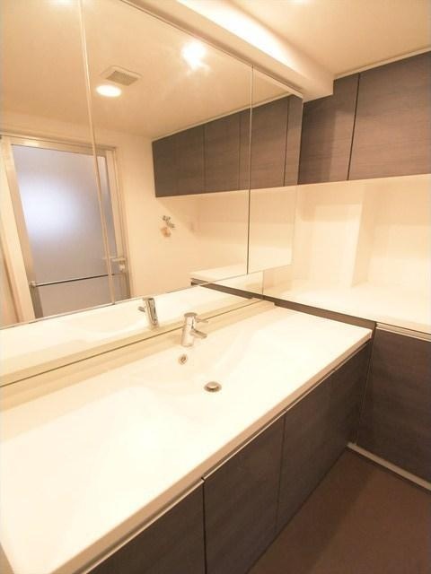 洗面設備　★《見学予約受け付け中》設備充実のハイグレード賃貸マンショ