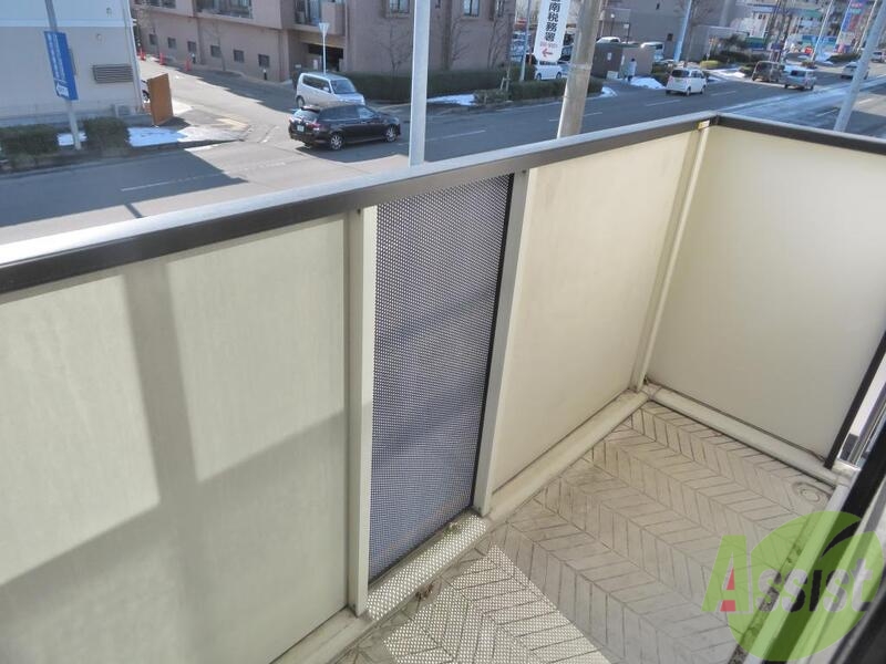 バルコニー　バルコニーは洗濯物がしっかり乾きそうです。