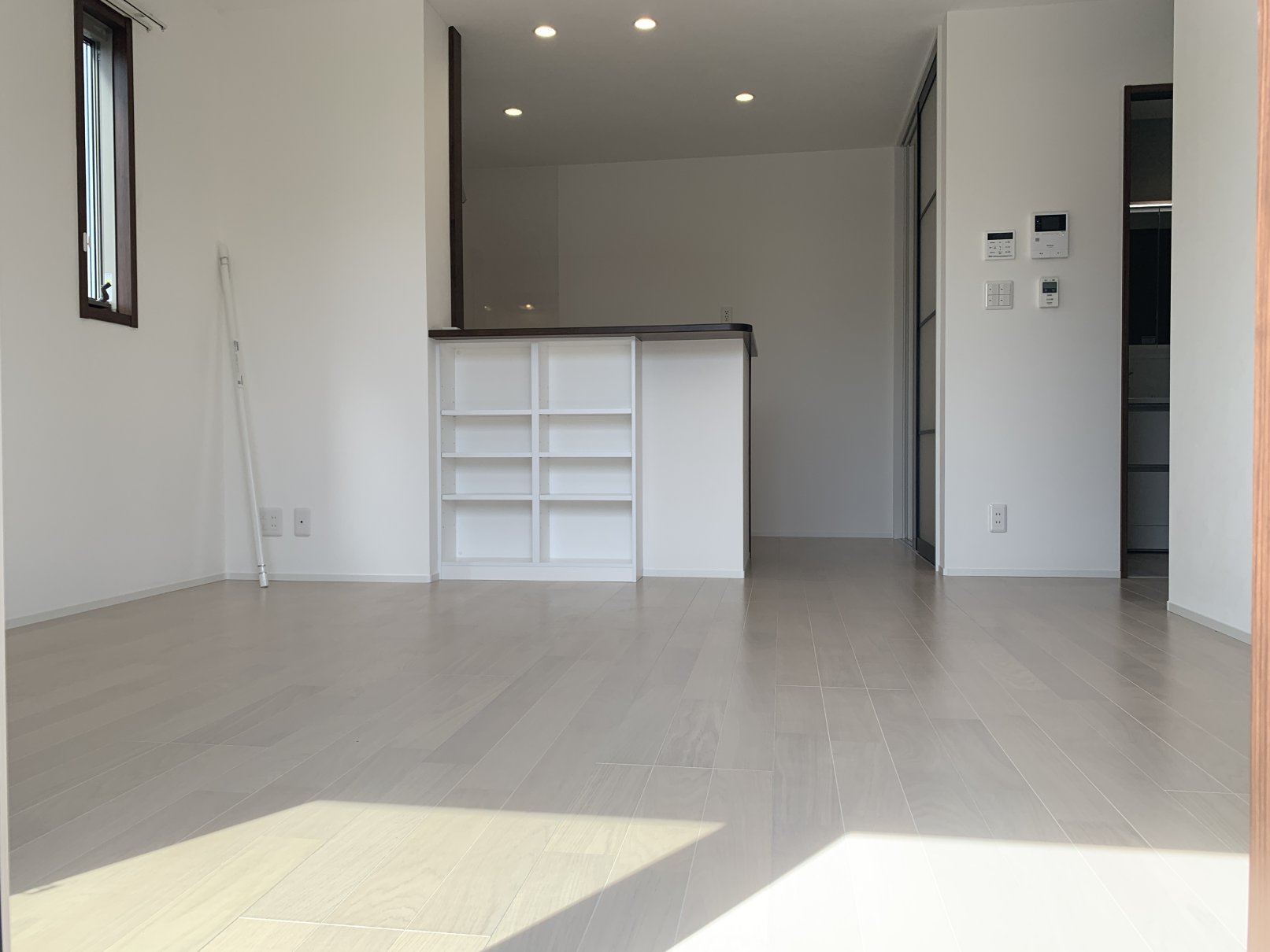 居室・リビング　イメージ写真　南向きの明るいリビング