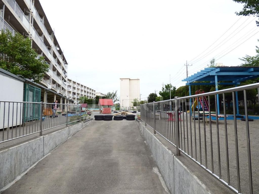 幼稚園・保育園　鹿浜こども園第一園舎（幼稚園・保育園）まで310m