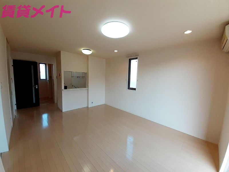 居室・リビング　同物件、別部屋写真