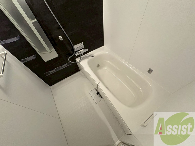 バス・シャワールーム　お風呂になります。一日の疲れを癒してくださいね。