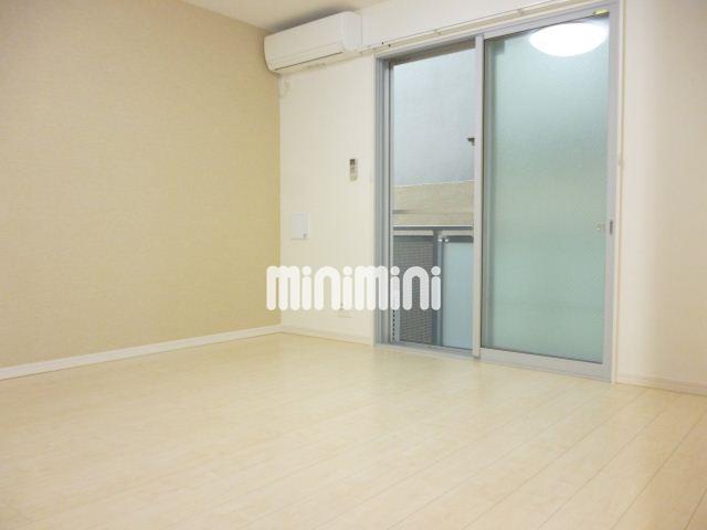 居室・リビング　アクセントクロスがオシャレですね。