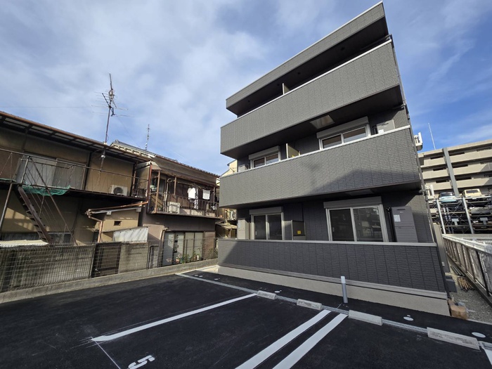 建物外観　建築中