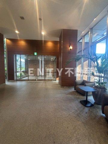 エントランス　清潔なエントランスです