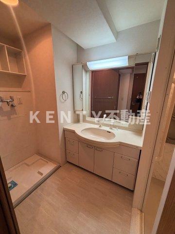 洗面設備　独立洗面台です