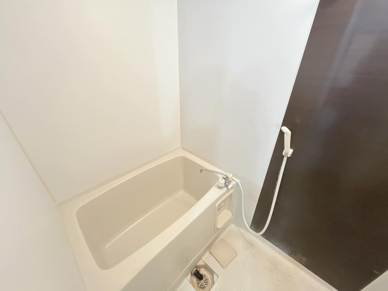 バス・シャワールーム　バスルーム